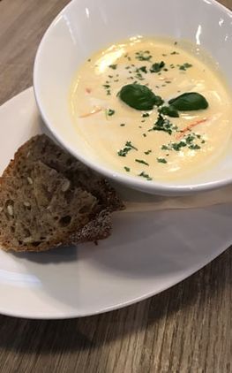 Fiskesuppe med brød