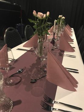 Bordarrangement på storsal