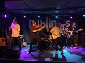 Dubliners på scenen i storsal