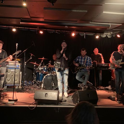 Band på storsal scenen